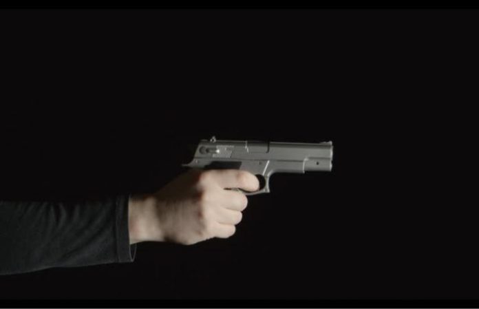 Este-país-prohibió-hace-22-años-la-tenencia-de-armas-y-desde-entonces-no-han-ocurrido-masacres-696x449