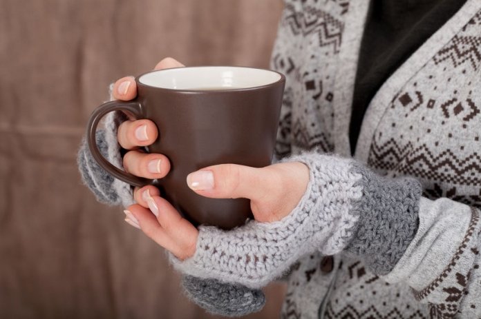 tomando-chocolate-caliente