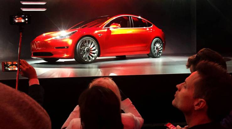 tesla-la-constructora-automovilistica-de-elon-musk-solo-vendera-coches-online